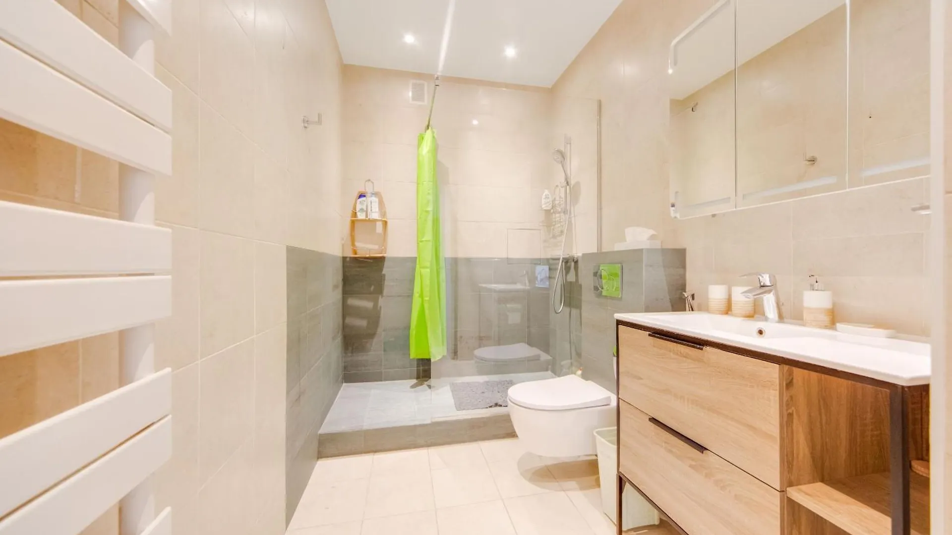 Apartment Triangle D Or Champs Elysees Paris Frankreich